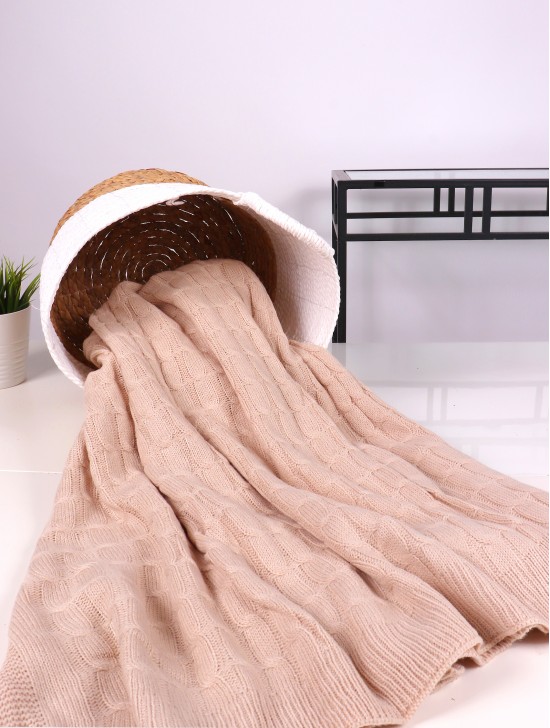 Premium Cable Knitted Soft Blanket Premium Cable Knitted Soft Blanket